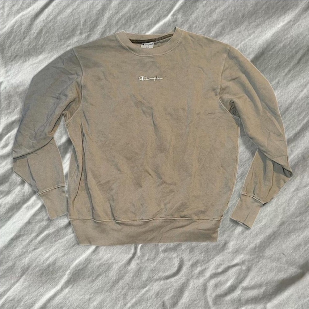 champion x urban outfitters olive sweatshirt🫒🦥